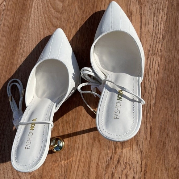 Fashion Nova Rosala White Wrap Up Ankle with Gold Heel Women's Size 8.5 NWT - Picture 5 of 6